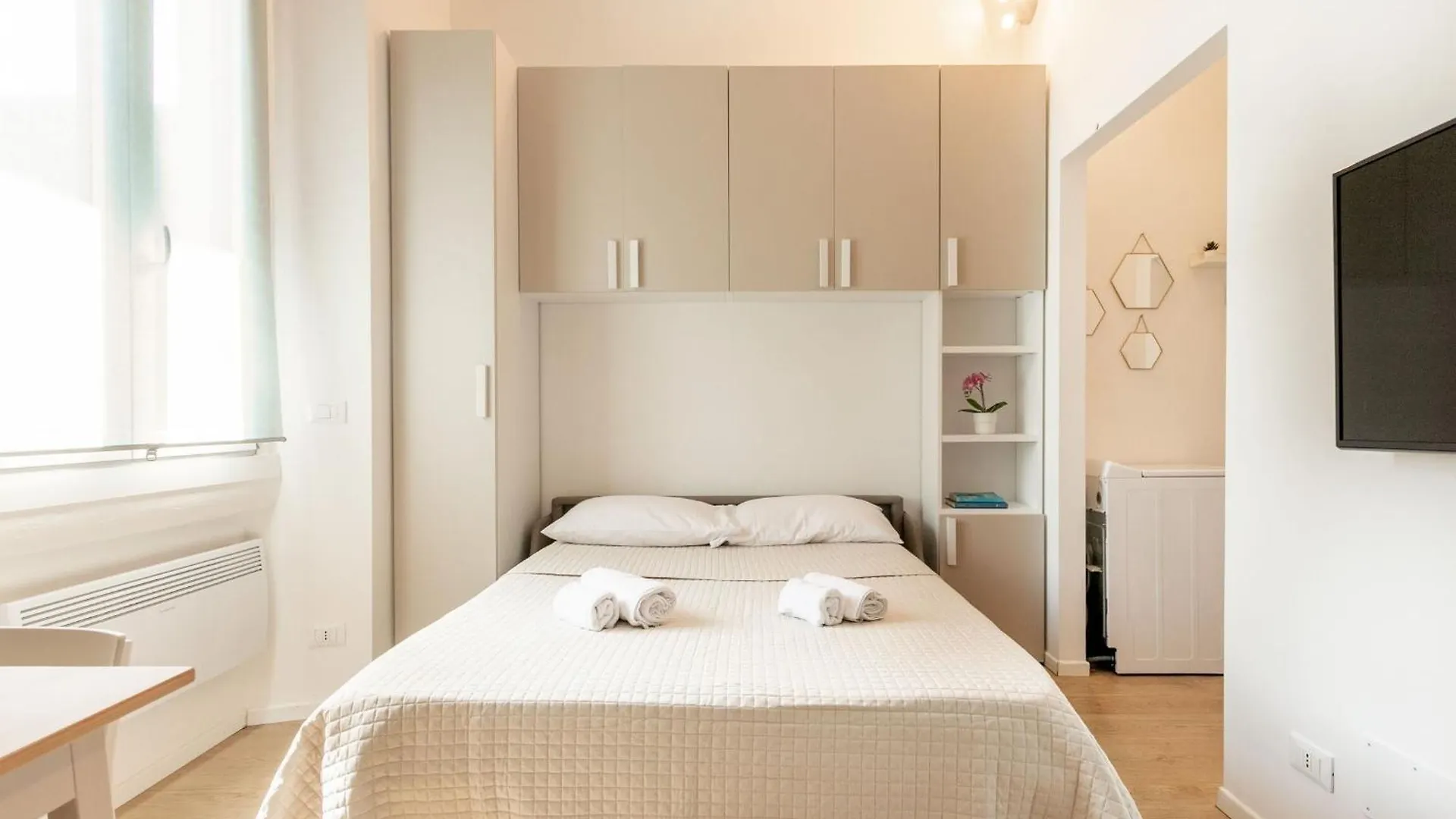 Giuseppe Ripamonti Vigentino-Lodi-Bocconi By Halldis Milan Apartment